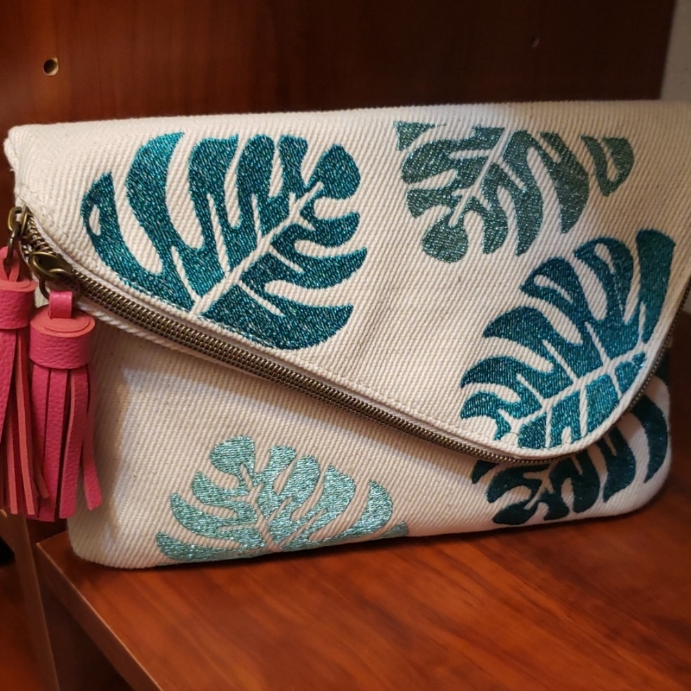 Summer clutch